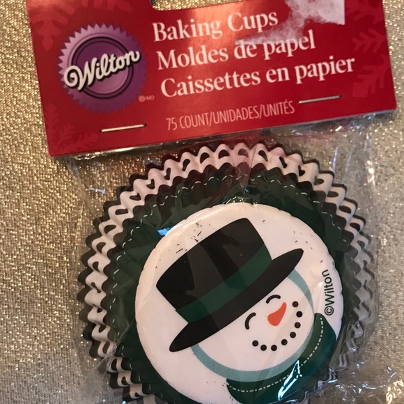 75 Wilton Snowman Baking Cupcake Papers